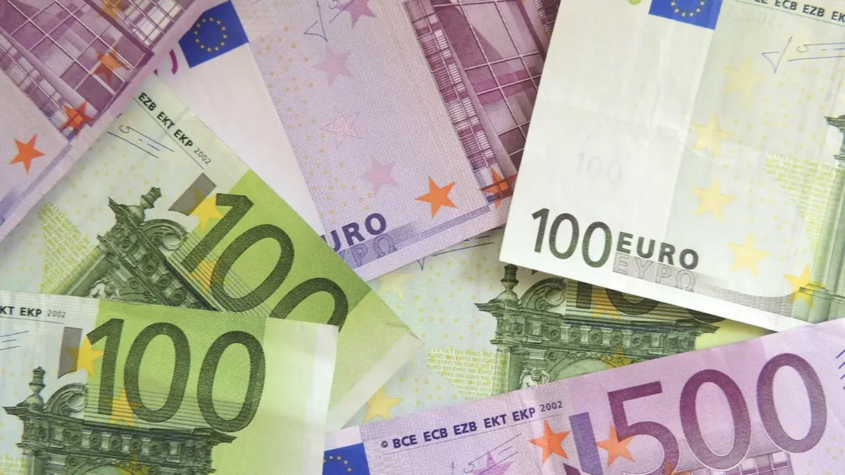 Dolar ve euro banknotlar